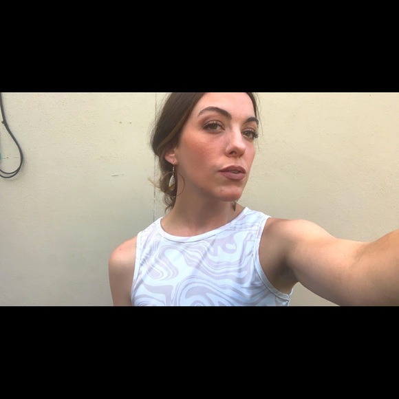 Meet your Posher, Amy - Picture 1 of 3